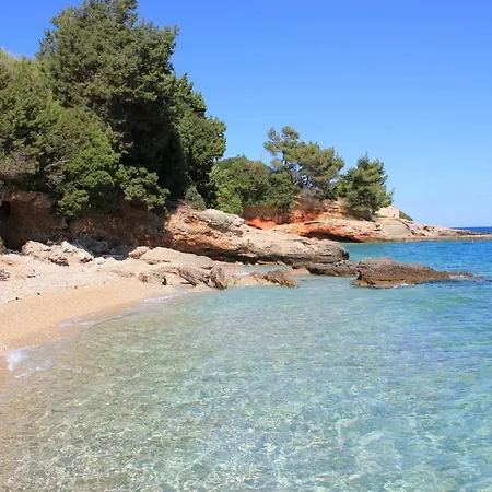 Inzomare Hvar Zavala