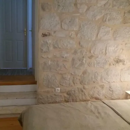 Inzomare Hvar Apartment