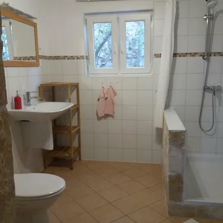 Inzomare Hvar Apartment Zavala