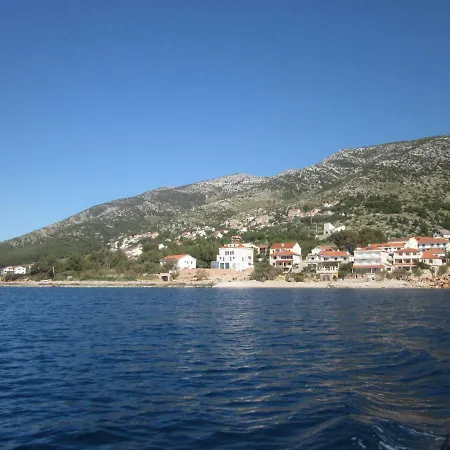 Inzomare Hvar 公寓 *